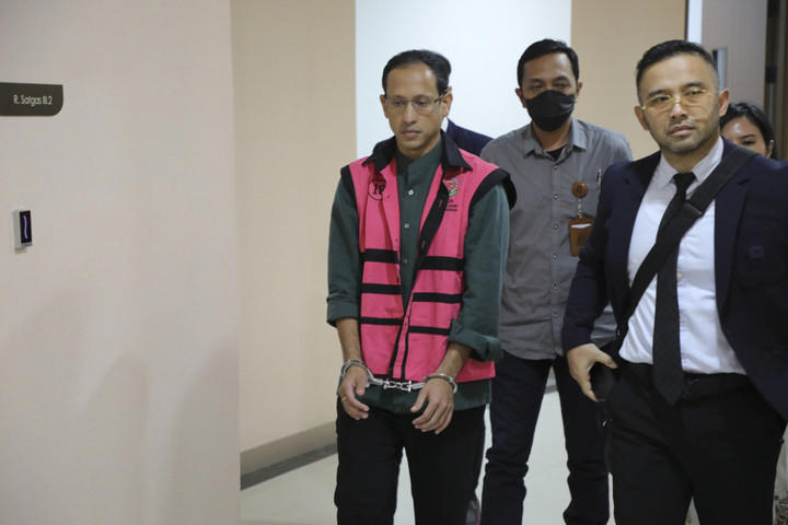 Kasus Laptop Rp1,98 Triliun: Nadiem Jadi Tersangka, Berapa Untung yang Diterima?